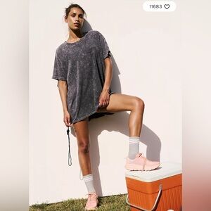 Free people leg day tee-black